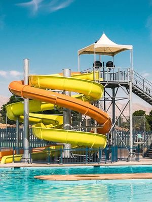Park Vergnügen Wasser Spaß Sport Ausrüstung Außenpool Mit Spiralröhre Spielplatz Rutsche