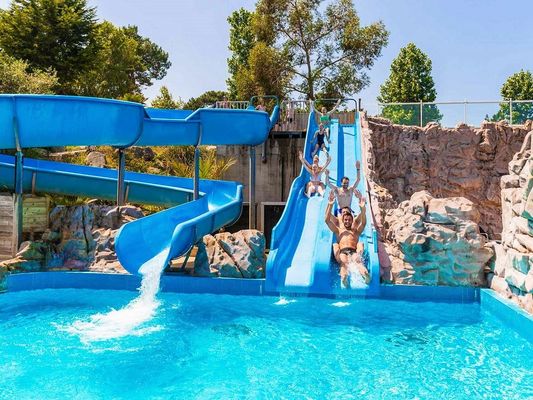 Ein guter Preis. OEM Wasserspielplatz Schwimmbad Sommerspiel Glasfaserspiralrutsche zum Outdoor-Spiel Online