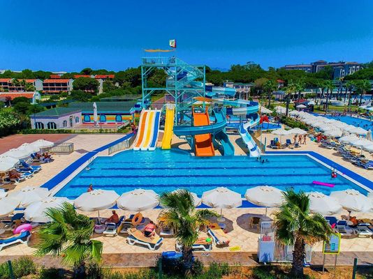 Ein guter Preis. OEM Guangzhou Wasservergnügungspark Wasserpark-Versorgung Spiele Reiten Spiralrutsche Für Schwimmbad Online