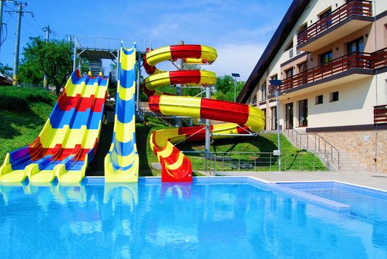 Ein guter Preis. OEM kommerzielle Wasservergnügungspark Fahrt Glasfaser Tube Spiral Rutsche Set zum Verkauf Online