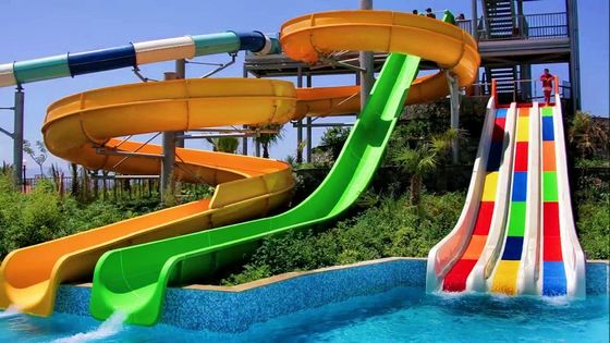 Ein guter Preis. Outdoor-Schwimmbaddesign für kommerzielle Zwecke Unterhaltungs-Wasserrutschen Online