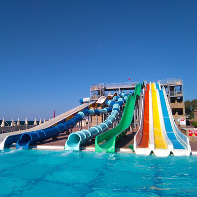 Ein guter Preis. Outdoor Fiberglass Water Park Slide with 6-8mm Thickness and Customized Size for Long Service Life Over 10 Years Online