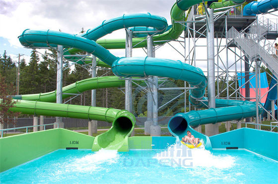 Wasser-Park-inneres Rohr-Wasserrutsche-Fiberglas schloss gewundene Wasserrutsche ein