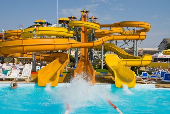 OEM Vergnügungspark Schwimmbad Fahrten Große Spiel Glasfaser Wasserrutsche