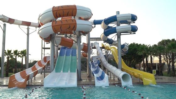 OEM Vergnügungsgeräte Set Glasfaser Wasserrutsche Für Schwimmbad