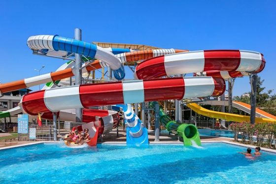 ODM Außenwasser-Themenpark Sport Spiele Fahrten Tube Glasfaser-Rutsche