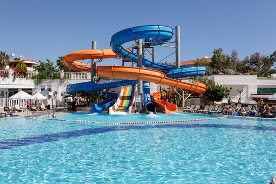 Ein guter Preis. OEM Wasservergnügungspark Kinder spielen Fahrten Schwimmen Glasfaser Wasserrutsche Online