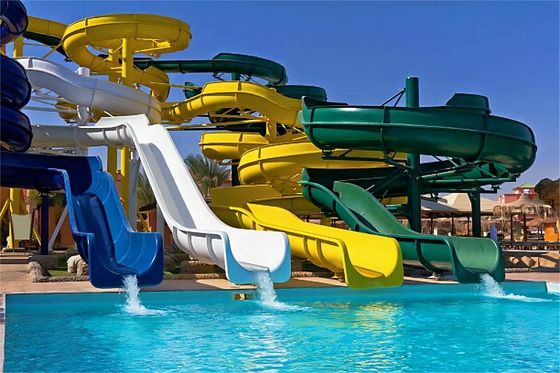 Outdoor-Wassersport Spiele Fahrten Kinder Glasfaser-Rutsche angepasste Farbe