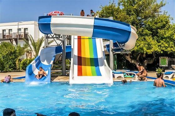 ODM Wasser Aquapark Einrichtungen Gewerblicher Pool Kinder Wasserspiel Rutschen