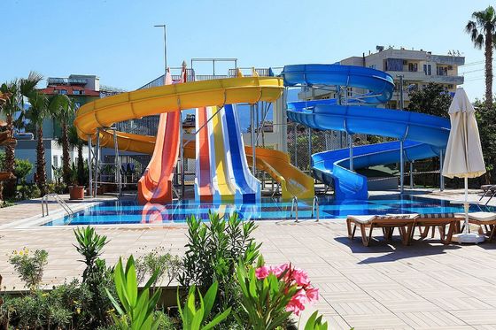 Aqua-Themenpark Schwimmbad Spiele Fahrten Glasfaser Wasserrutsche Für Erwachsene