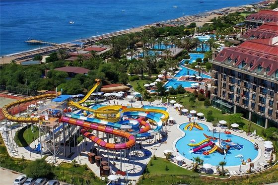 China Gewerbliche Outdoor-Schwimmbad Fahrten Versorgung Glasfaser-Rutsche
