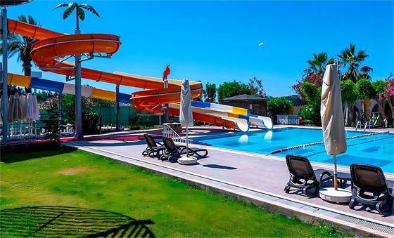 ODM Indoor Wasserpark Ausrüstung Schwimmbad Glasfaser Rutsche