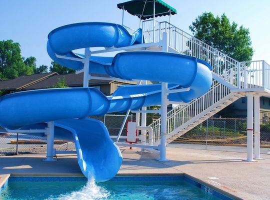 OEM Vergnügungspark Schwimmbad Wasserfahrt Glasfaser Rutsche für den Außenbereich