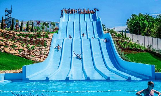 OEM Außen-Wasserpark Schwimmbad Spielzeug Set Unterhaltungsausrüstung Spielslide