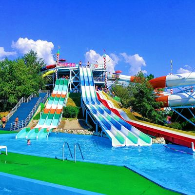 Ein guter Preis. ODM Kind Aqua-Themenpark Schwimmbad Wasser Spaß Spielzeug Fahrgeschäfte Glasfaser-Rutschen Online