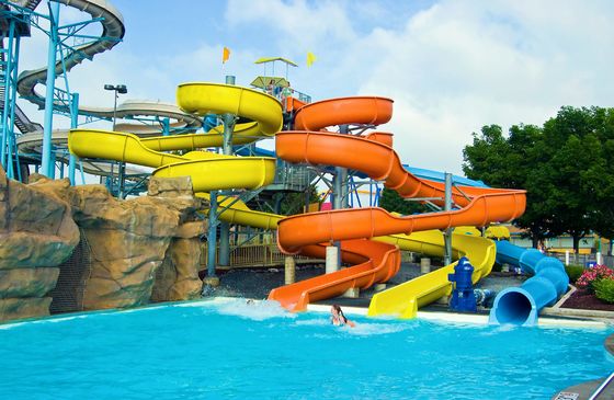Wasservergnügen Unterhaltung Outdoor-Spiele Glasfaser-Rutsche für Kinder