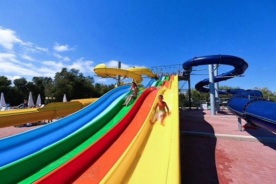Ein guter Preis. ODM Dapeng Wasserpark Kinder Schwimmbad Ausrüstung Spiele Glasfaser Rutsche Online