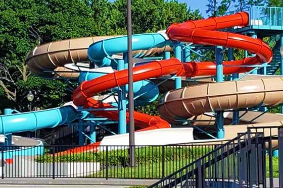 Großer Outdoor-Aquapark aus Glasfaser Kinder spielen Vergnügungsfahrten Spielplatz Wasserrutschen aus Glasfaser für Kinder