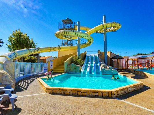 Kinder im Freien Spielpark Schwimmbad Glasfaser Wasserrutsche für Kinder