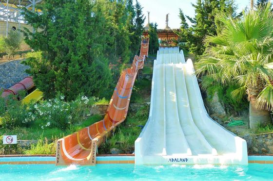 Freizeitvergnügen Kleiner Wasserspielpark Kinder Wasserriesenrutsche
