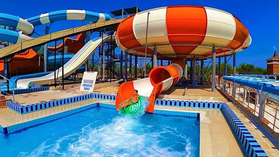 Wasserpark Schwimmbad Glasfaserspiralrohrrutsche