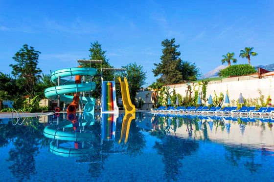 5-12 M Breite Schwimmbad Spiele Wasserpark Rutsche Für Erwachsene 18,5Kw Leistung