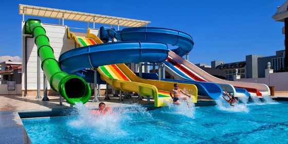 Outdoor-Kinder-Wasserspiel Vergnügungspark Ausrüstung mit Schwimmbad-Rutsche