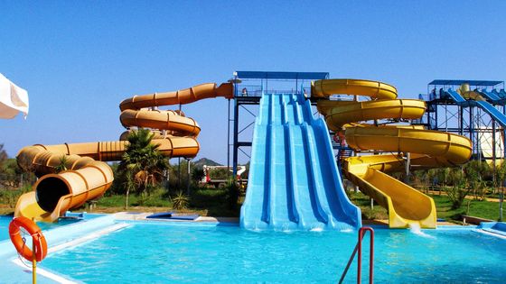 18.5 kW Leistung benötigt Schwimmbad Wasserrutschen mit starken Anti-Korrosion und Anti-Rost Verzinktes Stahlmaterial