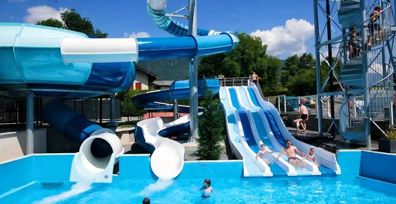 Hot Dip Galvanized Stahl Glasfaser Wasserrutsche Für Aquapark