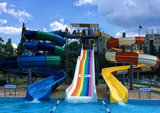 Außenwasserhaus Schwimmbad Vergnügungsfahrten Sport Glasfaser Rutsche Für Kinder