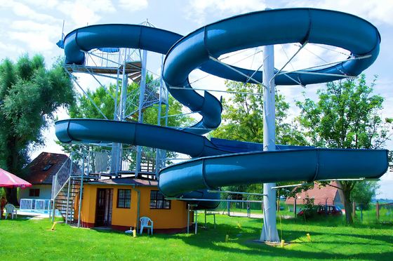 Ein guter Preis. OEM Wasser-Spielplatz Spielhaus Schwimmbad-Ausrüstung Glasfaser-Rutsche Online