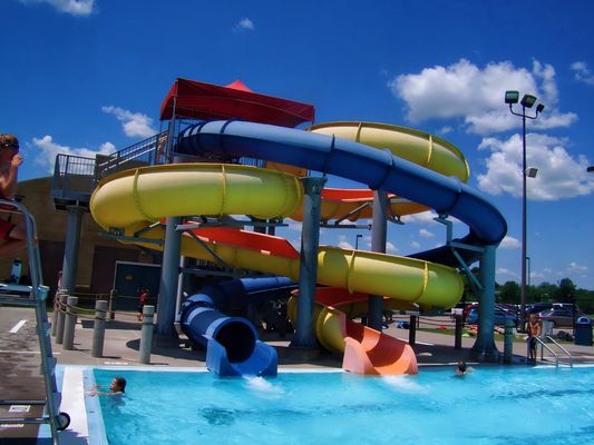 Wasserpark Kinderspielplatz Sommerspielgeräte Wasserrutsche