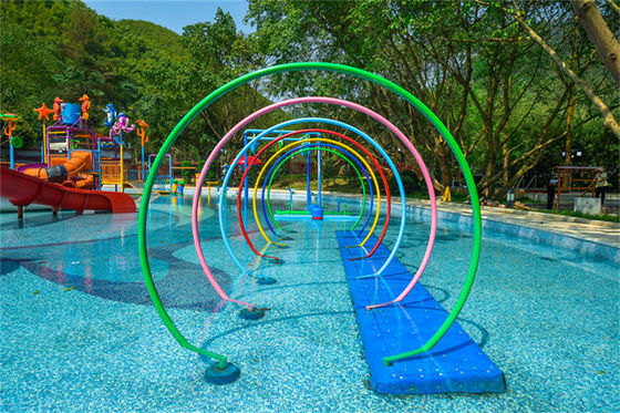 Ein guter Preis. Wasserpark Wasserspritzfläche Außenwasser-Spielplatz Vergnügungsgeräte Regenbogen-Wasserspritzschleifen Online