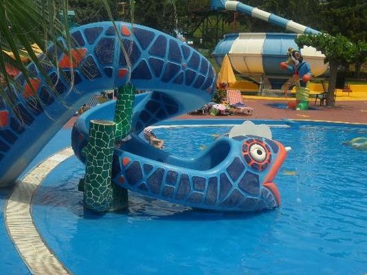 Freier Wasserspielpark Spielplatz Karnevale Wasserspielzeug Schlange Glasfaser Wasserrutsche