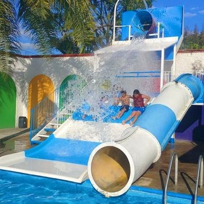 Wasservergnügen Spraypark Einrichtungen Kinder Schwimmbad Glasfaser Wasserrutsche