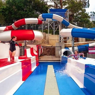 Ein guter Preis. Wasserpark Ausrüstung Unterhaltung Sommerspiel Glasfaser Rutsche Für Erwachsene Online
