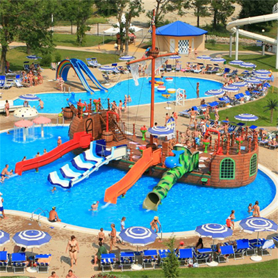 Beliebter Aqua Park Wasserspielplatz für Kinder Piratenschiff Pool Rutschen mit Planschbecken