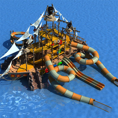 Kundenspezifische Piratenschiff-förmige Aqua-Park-Rutsche aus Fiberglas-Wasserspielplatz mit Betonrumpf für Wasserparks