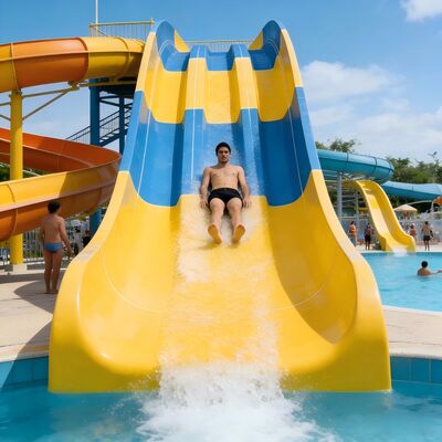 Mini-Regenbogen-Wasserrutsche aus Glasfaser für den Außenspielplatz