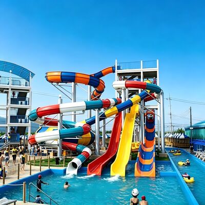Große mehrspurige Hochgeschwindigkeits- und Spiralwasserrutsche aus Glasfaser für kommerzielle Aquaparkgeräte mit Rohs