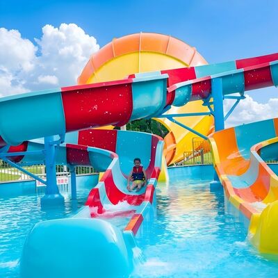 Einfach spiralförmiger Gleittrank Glasfaser-Wasserrutsche für kommerzielle Outdoor-Aqua-Themenpark Hotel Resort Pool