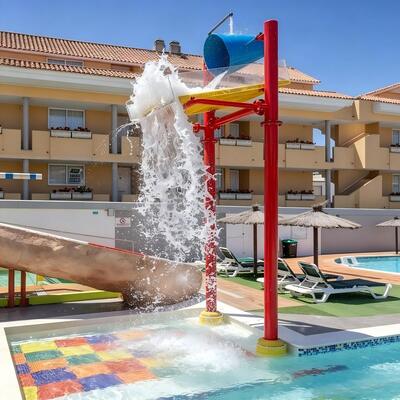 Ein guter Preis. Große 5 m hohe Wasserparkausrüstung mit Kippeimer für kommerzielle Planschbecken und Poolprojekte Online