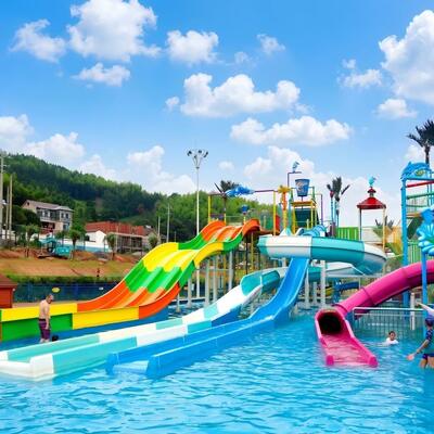 Qualität Maßgeschneiderte Wasserrutsche für Schwimmbad-Fiberglas-Kombinationsset für Wasserpark Fabrik