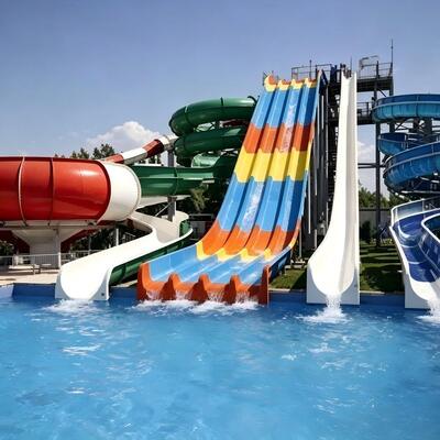 Qualität Gewerbliche mehrspurige Glasfaser-Rennwasserrutsche für Wasserparks, Schwimmbäder und Resorts Fabrik