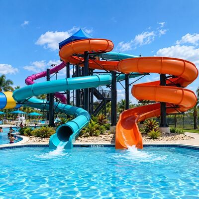 Qualität Maßgeschneiderte Spiral-Wasserrutschen-Kombination aus Fiberglas für Hotel- und Wohnschwimmbäder Fabrik