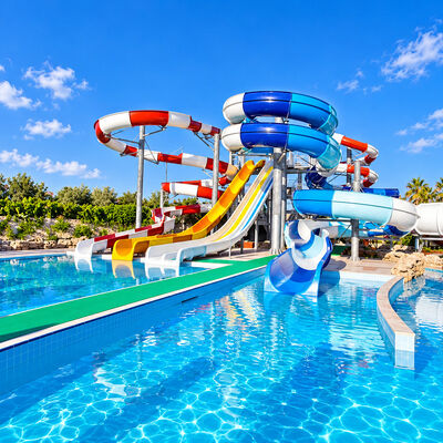 Qualität Bunter Wasserrutschenkomplex aus Fiberglas mit Spiral- und offenen Rutschen für Resort-Hotelprojekte Fabrik